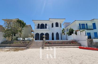 Villa - 4 - 5 for rent in Garden Homes Frond E - Garden Homes - Palm Jumeirah - Dubai