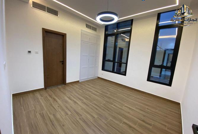 123836000 - Property Image 3