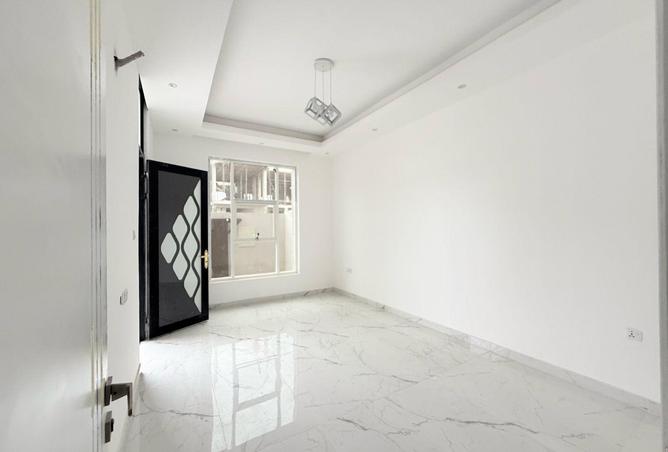 111404964 - Property Image 2