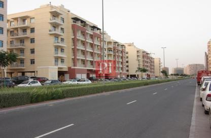 Apartment - 1 Bedroom - 2 Bathrooms for rent in Mazaya 24 - Queue Point - Liwan - Dubai