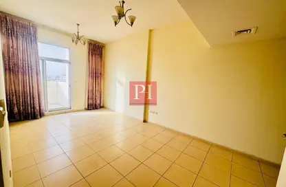 Apartment - 1 Bedroom - 2 Bathrooms for rent in Mazaya 24 - Queue Point - Liwan - Dubai