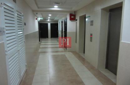 Apartment - 1 Bedroom - 2 Bathrooms for rent in Mazaya 24 - Queue Point - Liwan - Dubai