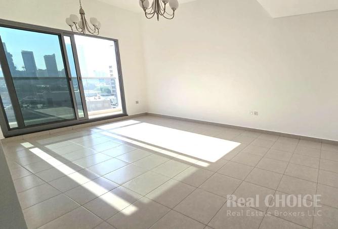 Spacious 1BR | 6 Cheques | Family Building | Gym