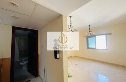 Apartment - Studio - 1 Bathroom for rent in Muwailih Building - Muwaileh - Sharjah