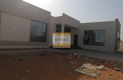 Villa - 6 Bedrooms - 5 Bathrooms for sale in Seih Al Ghubb - Ras Al Khaimah