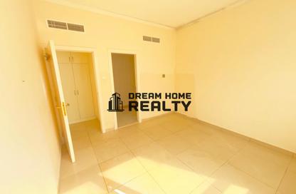 Apartment - 1 - 2 for rent in Al Khan 9 building - Al Khan - Sharjah