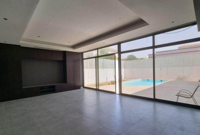 74620121 - Property Image 3