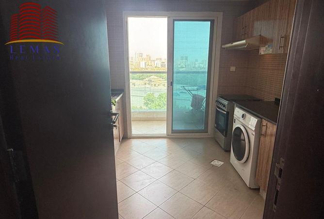 105990330 - Property Image 2