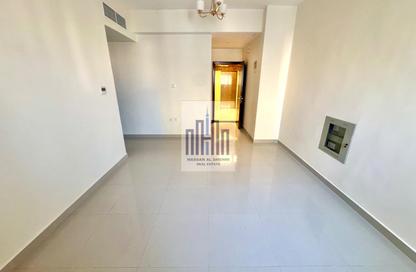 Apartment - 1 Bedroom - 1 Bathroom for rent in Muwailih Building - Muwaileh - Sharjah