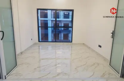 شقة - غرفة نوم - 1 حمام للبيع في أوليفز ريزيدينس - المدينة العالمية - دبي