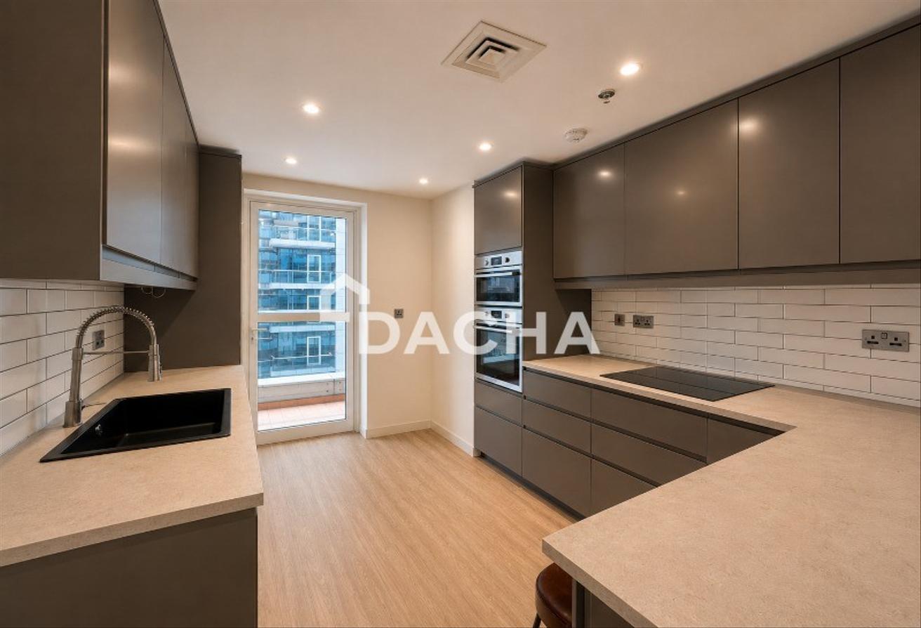 1 2 Chqs | Upgraded Apt | Unfurnished | Spacious photo 2