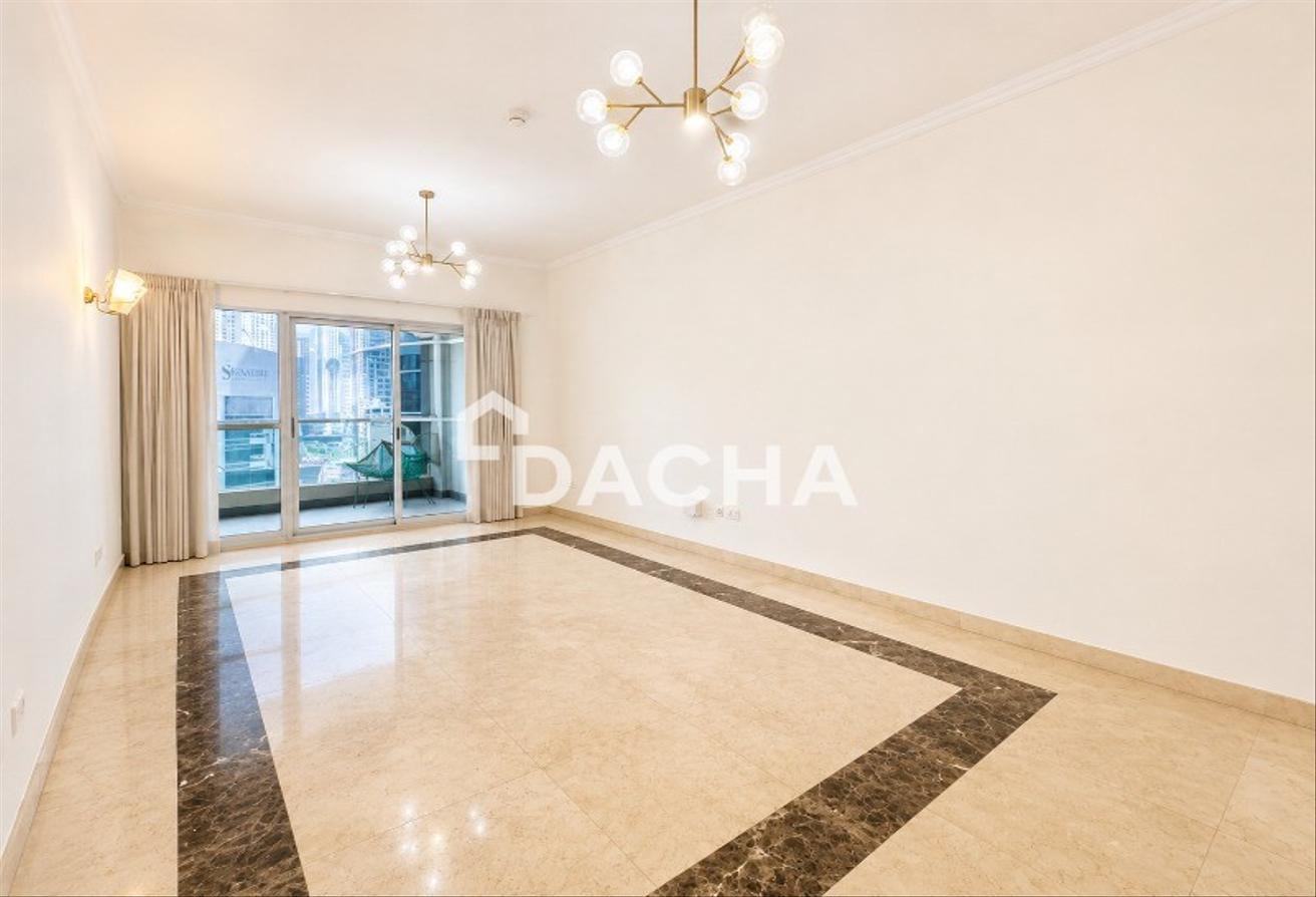 1 2 Chqs | Upgraded Apt | Unfurnished | Spacious photo 8