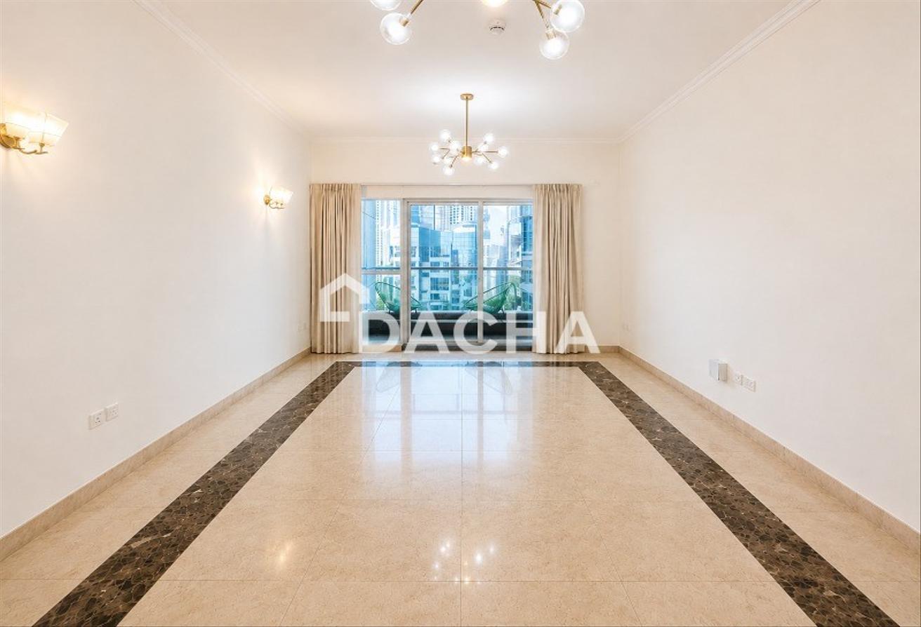 1 2 Chqs | Upgraded Apt | Unfurnished | Spacious photo 9