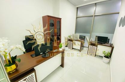 Office Space - Studio - 1 Bathroom for rent in Red Avenue - Al Garhoud - Dubai