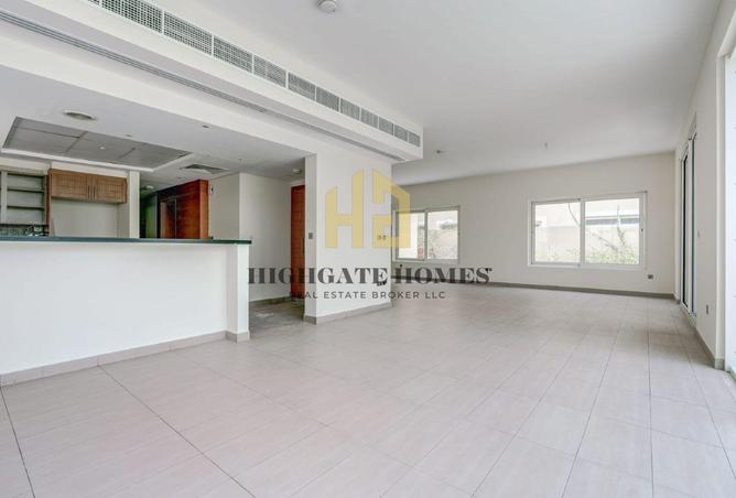 4-bed villa in Legacy Nova Villas — photo 2