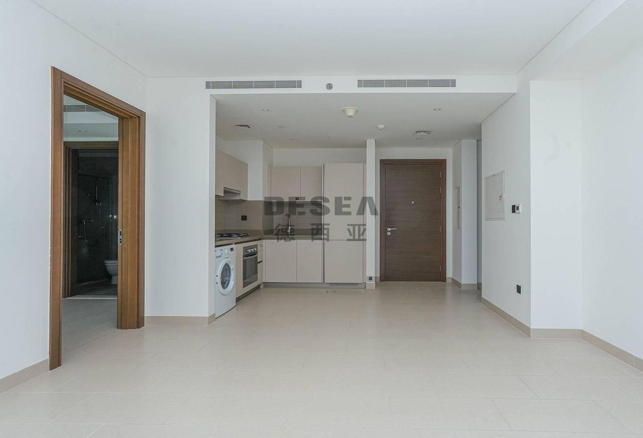 Spacious Layout | Location | Vacant photo 8