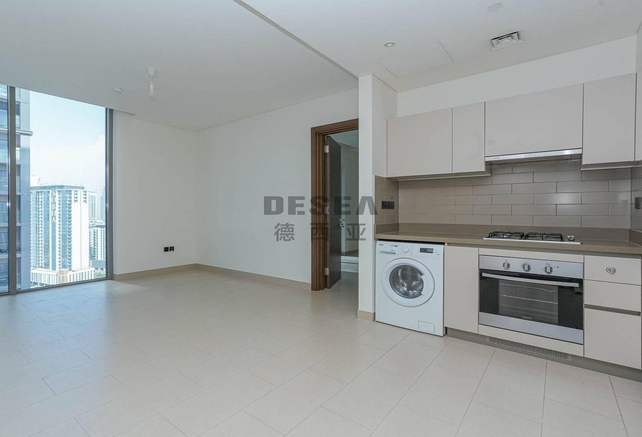 Spacious Layout | Location | Vacant photo 9