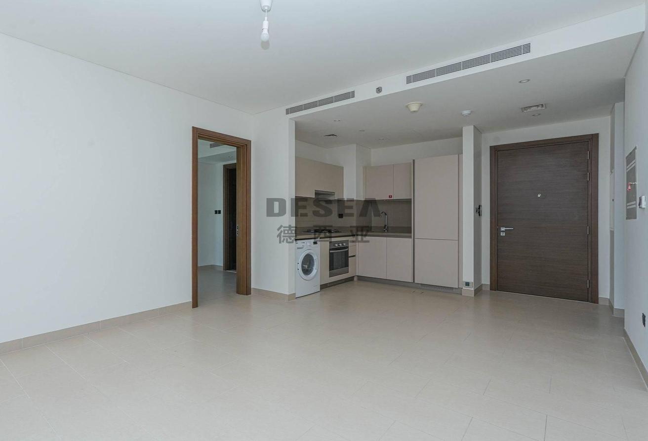 Spacious Layout | Location | Vacant photo 6