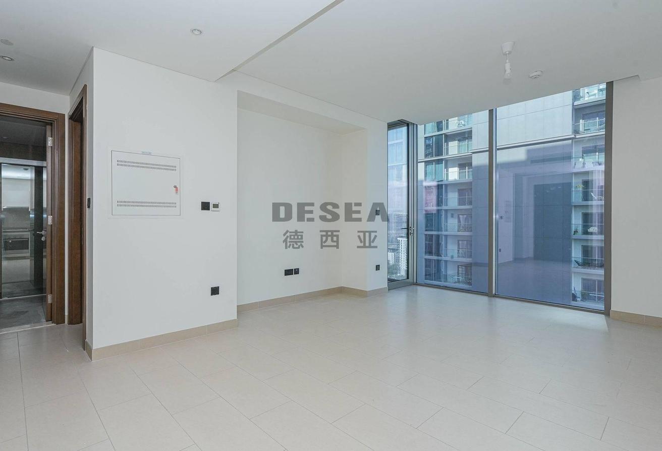 Spacious Layout | Location | Vacant photo 3