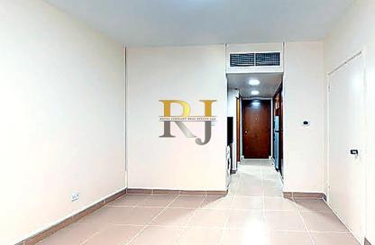 Apartment - Studio - 1 Bathroom for rent in Golden Sands 6 - Al Mankhool - Bur Dubai - Dubai