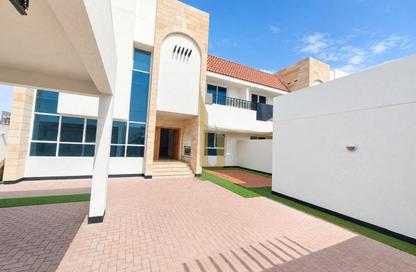 Villa - 5 - 5 for rent in Umm Suqeim 1 Villas - Umm Suqeim 1 - Umm Suqeim - Dubai