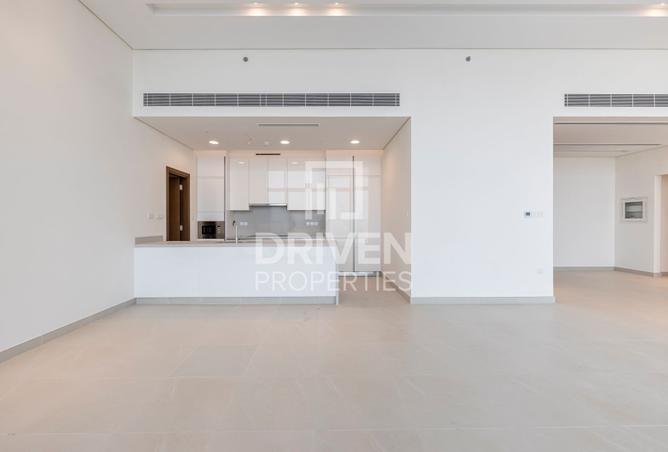Double Height Ceiling Penthouse | Prime Location — photo 3