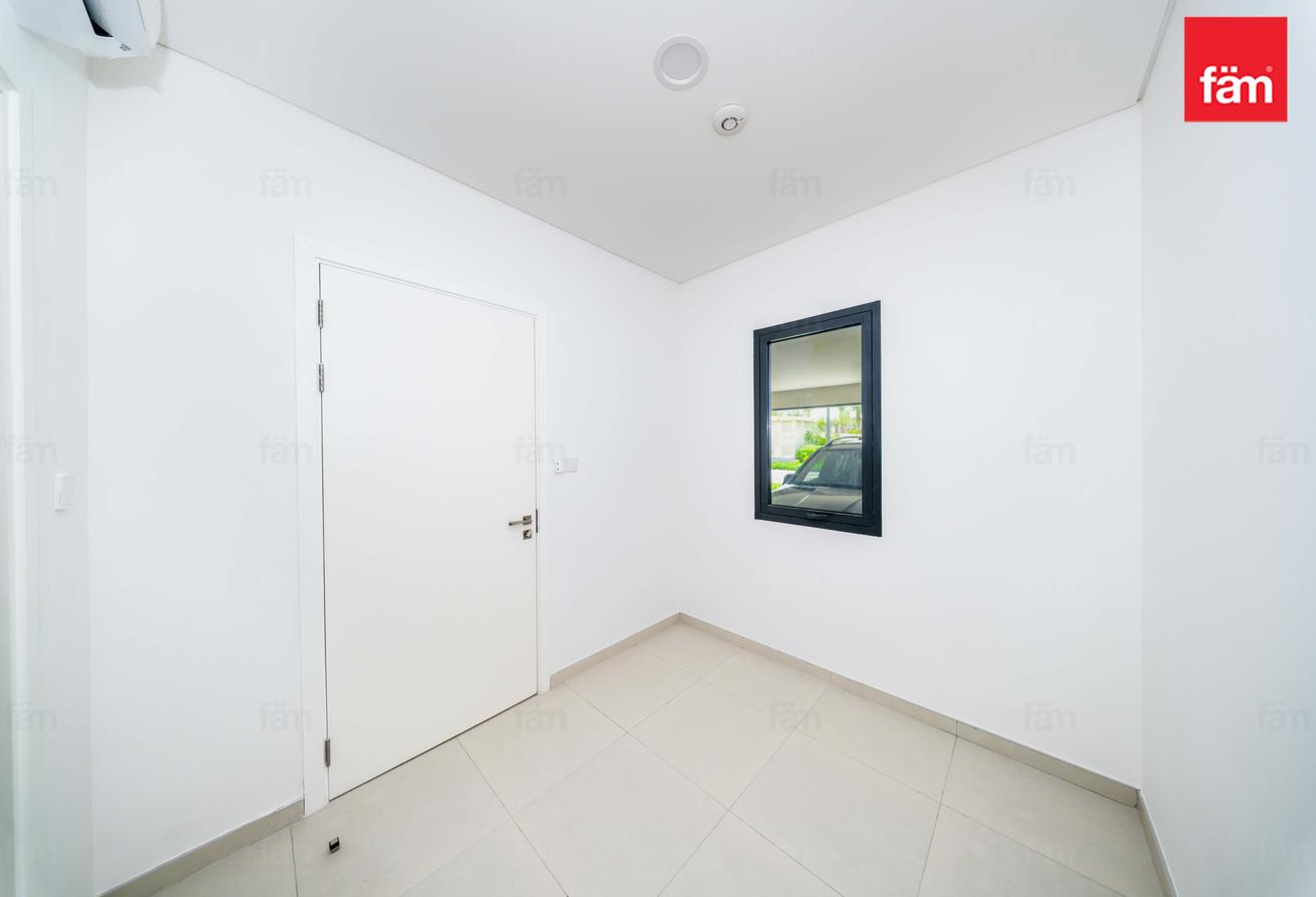 Brand New I Single Row I Multiple Options photo 9