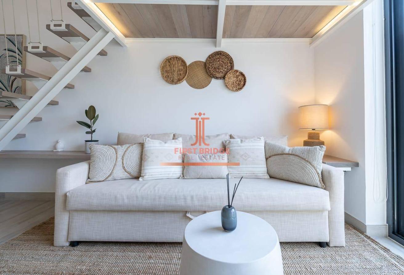 FULLY FURNISHED | UPGRADE | PRIME LOCATION photo 5