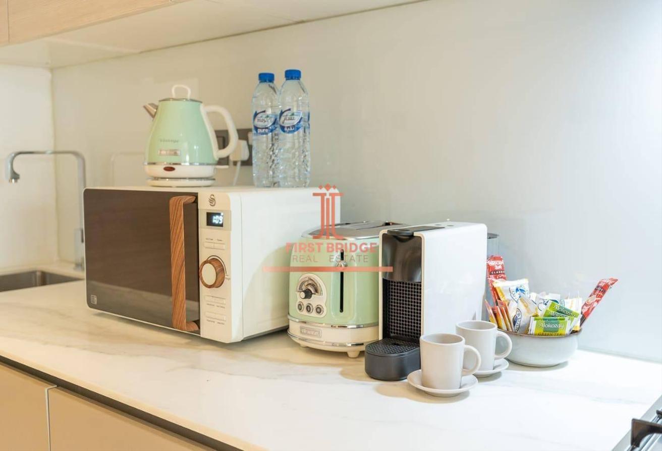 FULLY FURNISHED | UPGRADE | PRIME LOCATION photo 7