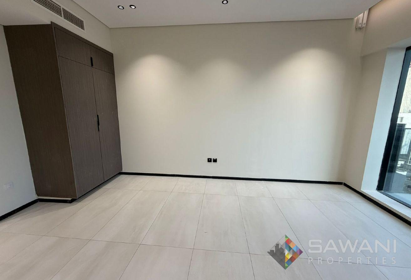 Spacious Unfurnished Studio photo 7