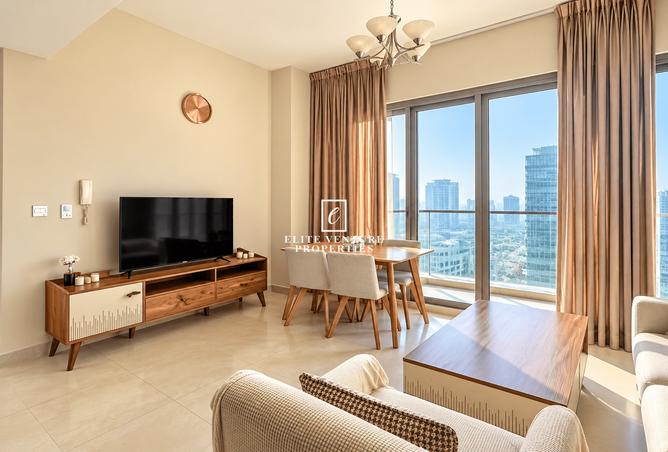 FULLY FURNISHED | HIGH FLOOR | BRIGHT & SPACIOUS
