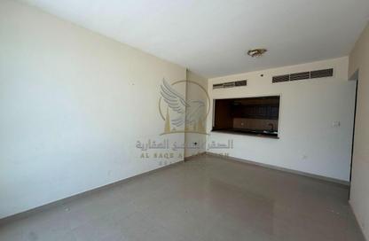 Apartment - 2 Bedrooms - 2 Bathrooms for rent in Al Khan Corniche - Al Khan - Sharjah Apartment - 2 Bedrooms - 2 Bathrooms for rent in Al Khan Corniche - Al Khan - Sharjah