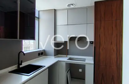 شقة - غرفة نوم - 2 حمامات للايجار في بي جي وان - الفرجان - دبي