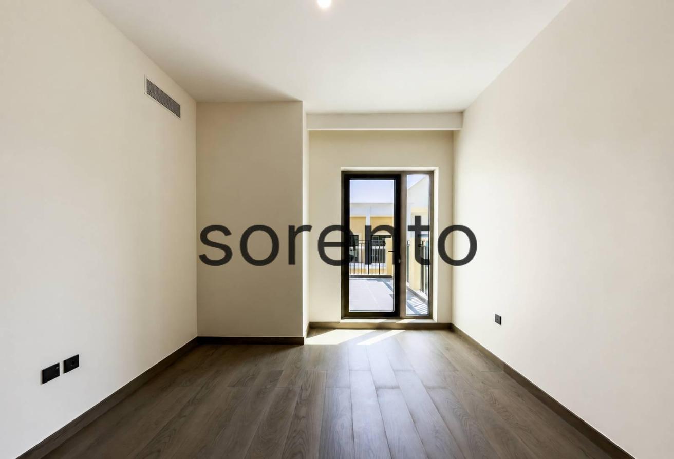 5 Bed Townhouse | End Unit | Rare Side Park photo 20