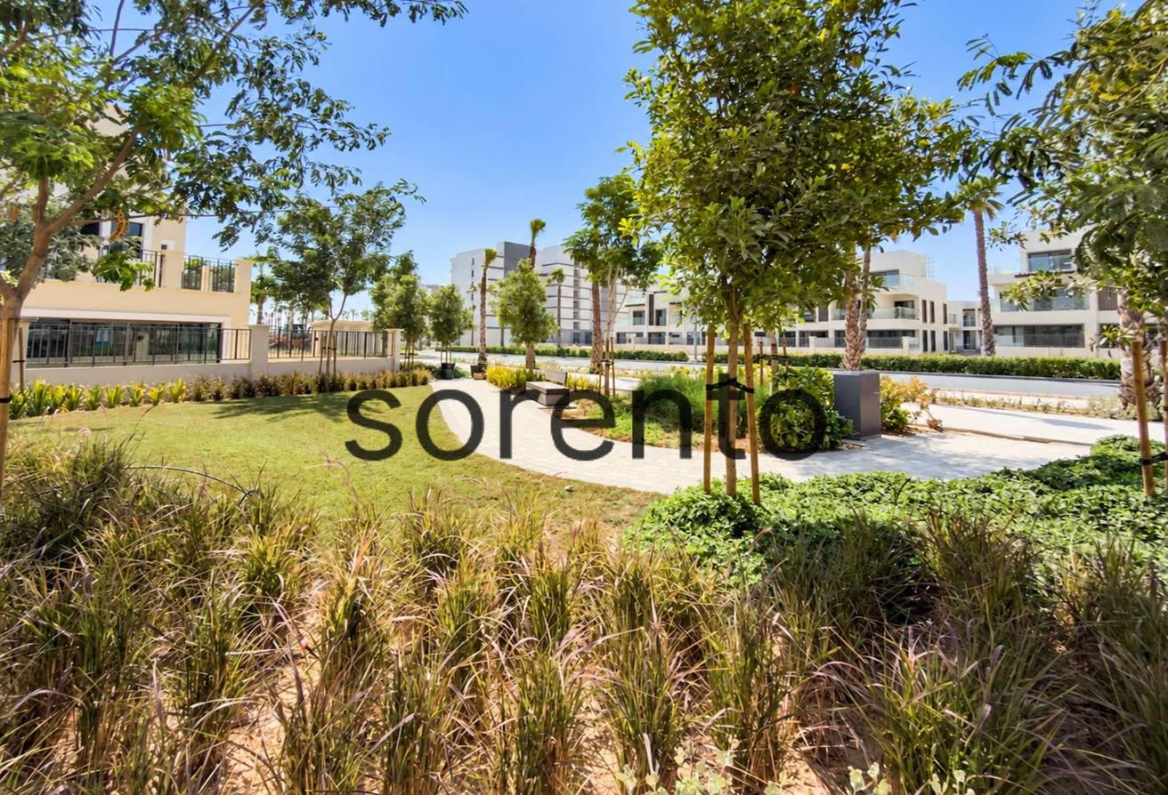 5 Bed Townhouse | End Unit | Rare Side Park photo 17