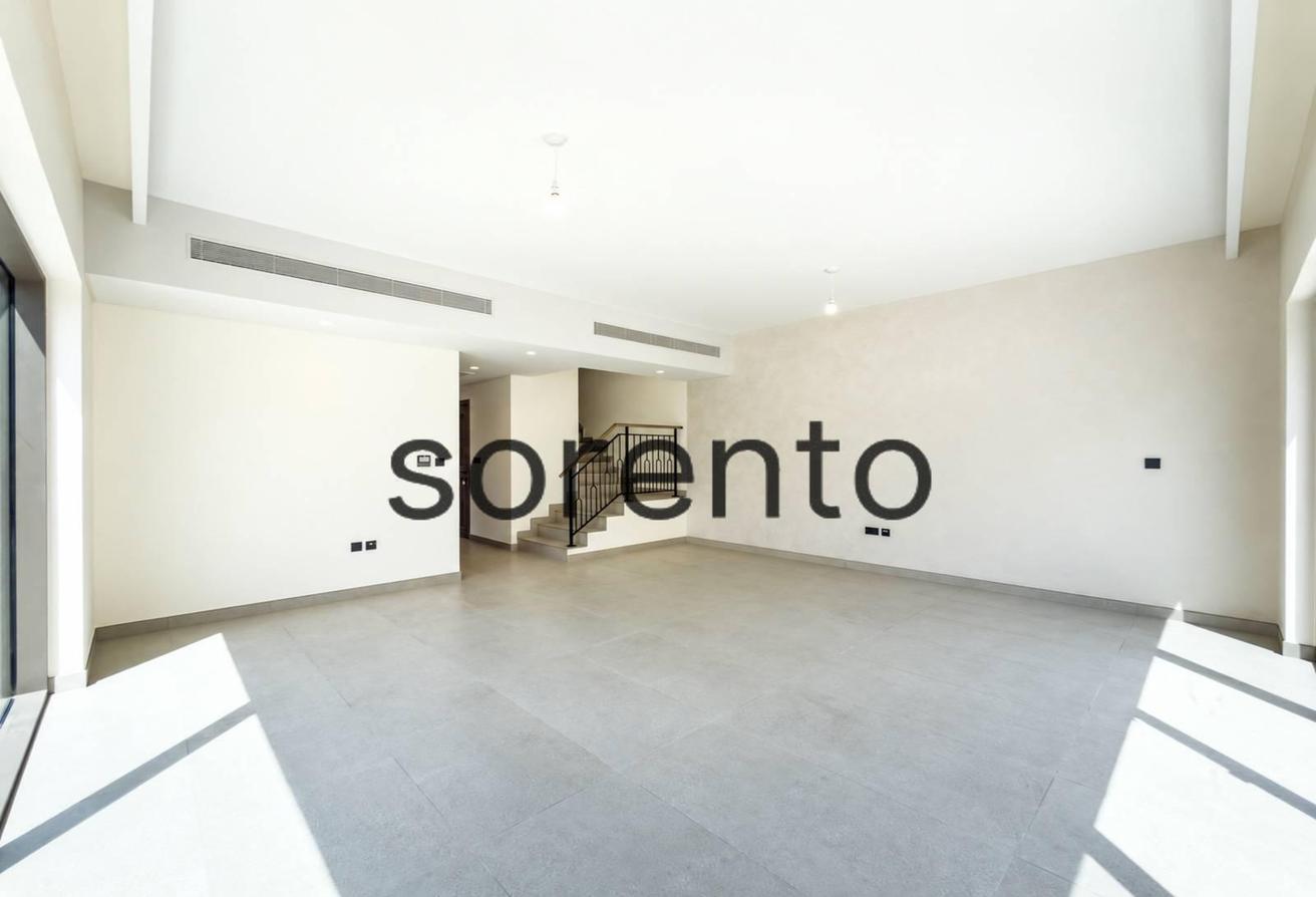 5 Bed Townhouse | End Unit | Rare Side Park photo 14