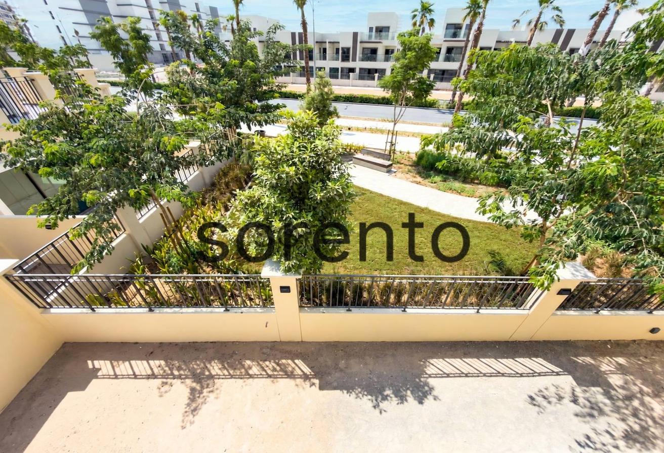 5 Bed Townhouse | End Unit | Rare Side Park photo 21