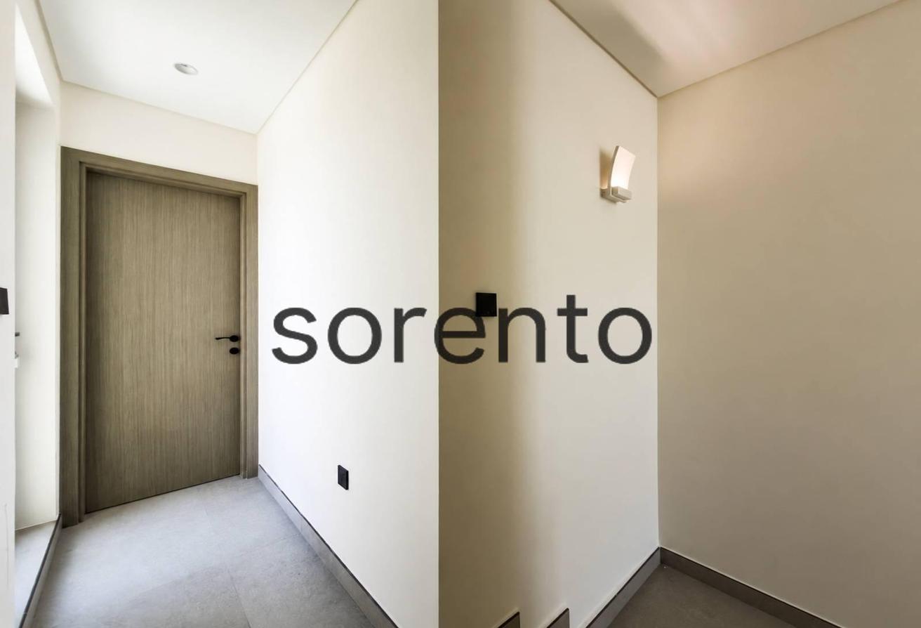 5 Bed Townhouse | End Unit | Rare Side Park photo 27
