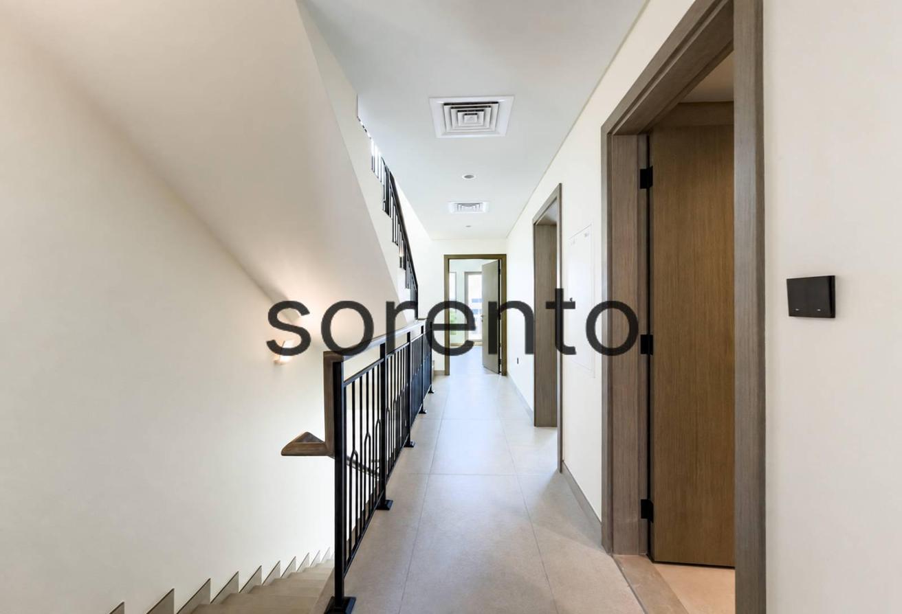 5 Bed Townhouse | End Unit | Rare Side Park photo 5