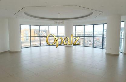 Apartment - 3 - 4 for rent in Warba Center - Al Muraqqabat - Deira - Dubai