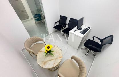 Office Space - Studio - 1 Bathroom for rent in Reem Residency - Al Karama - Dubai