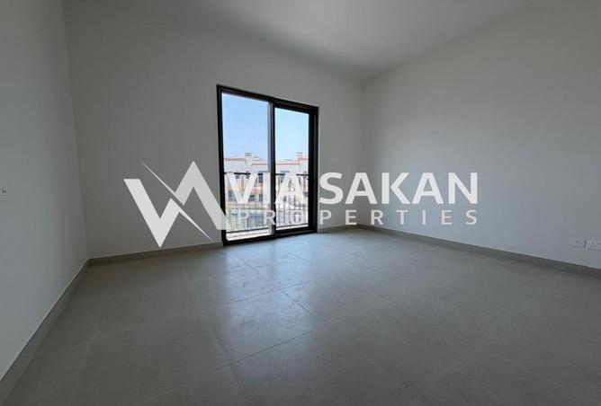3-bed townhouse in Toledo · Brand new — photo 3