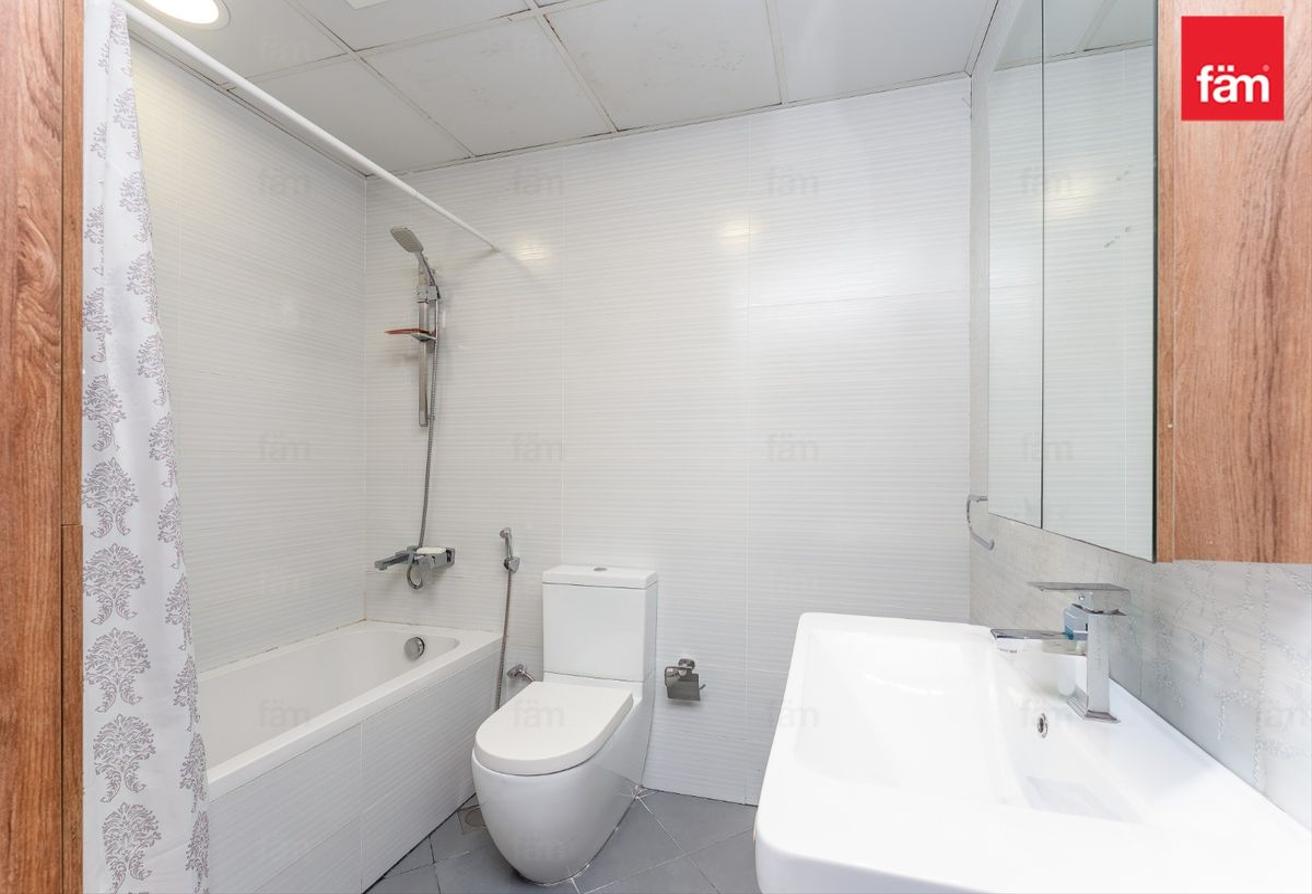 Cozy 1 Bedroom For Rent Glitz 1 photo 16
