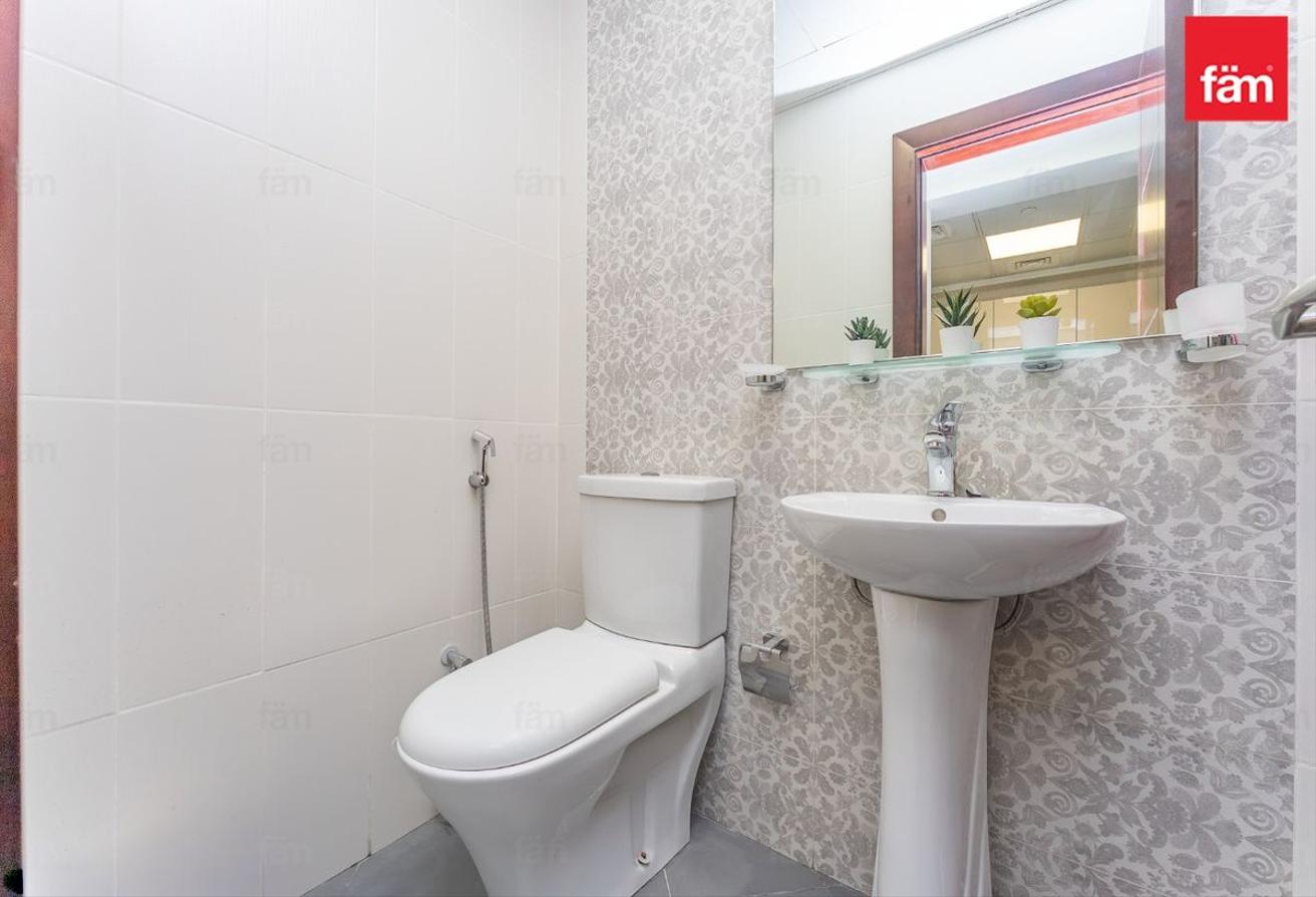 Cozy 1 Bedroom For Rent Glitz 1 photo 15