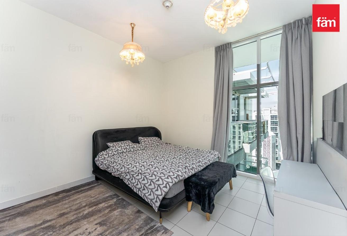 Cozy 1 Bedroom For Rent Glitz 1 photo 12