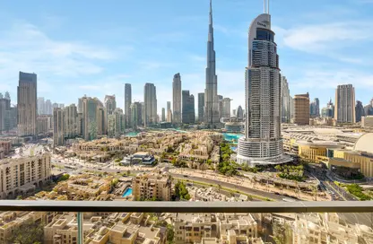 Apartment - 2 Bedrooms - 2 Bathrooms for rent in Burj Royale - Downtown Dubai - Dubai