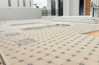 Villa - 5 Bedrooms - 7 Bathrooms for rent in Al Helio 1 - Al Helio - Ajman