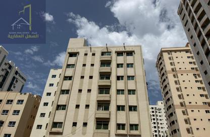 عمارة بالكامل - 8 غرف نوم - 8 حمامات للبيع في الغوير - الغرب - الشارقة
