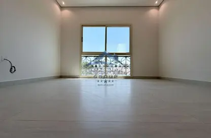 Apartment - 1 Bedroom - 2 Bathrooms for rent in Hadbat Al Zafranah - Muroor Area - Abu Dhabi