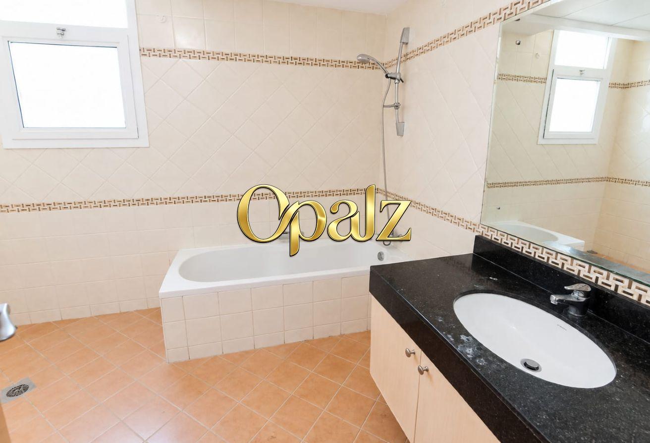 Spacious 2BR + Maid | 3 Bath | Balcony | Al Raffa photo 11